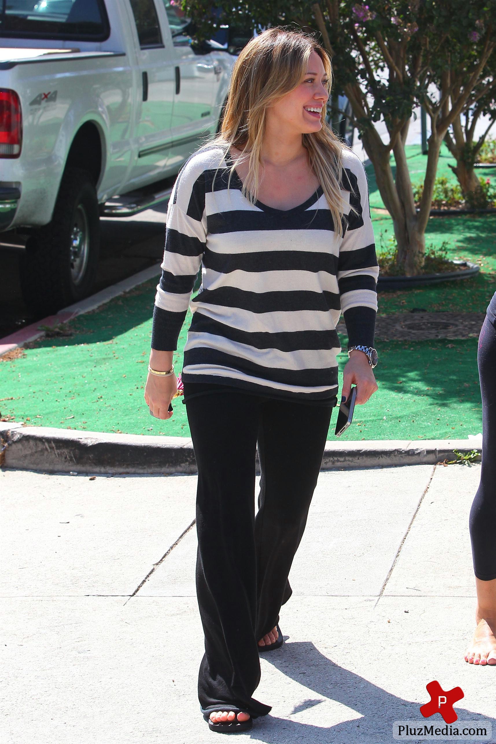 pregnant actress on her way to a maternity pilates class | Picture 83325